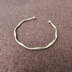 Simple Open Wave Metal Bracelet Goldtone